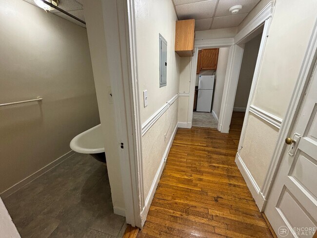 Building Photo - 364 Riverway