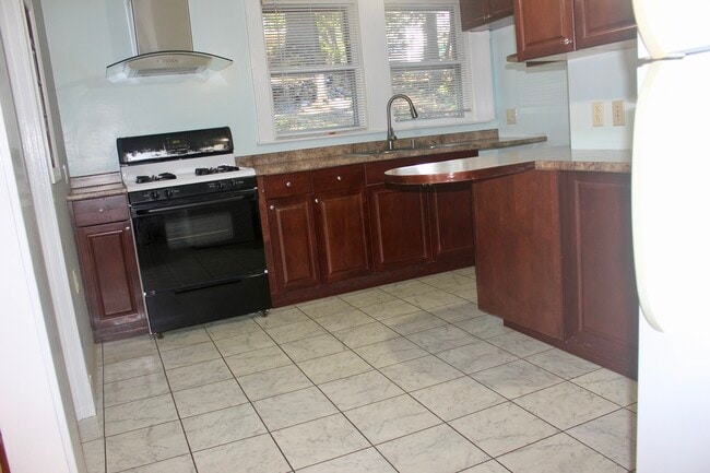Foto del edificio - 154 Mount Vernon St