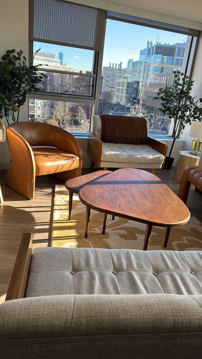 Foto del edificio - 425 Massachusetts Ave