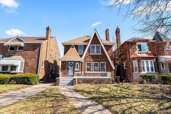 Building Photo - 18010 Pennington Dr
