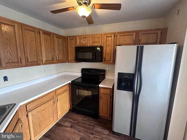 Foto del edificio - 6504 Home Water Ct