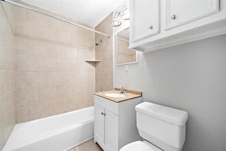 Building Photo - 230 W 27th St