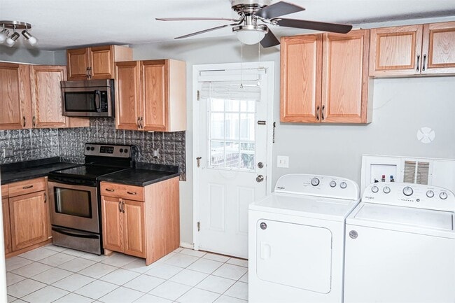 Foto del edificio - 139 Main, 4