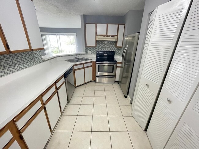 Foto del edificio - 3401 NW 44th St