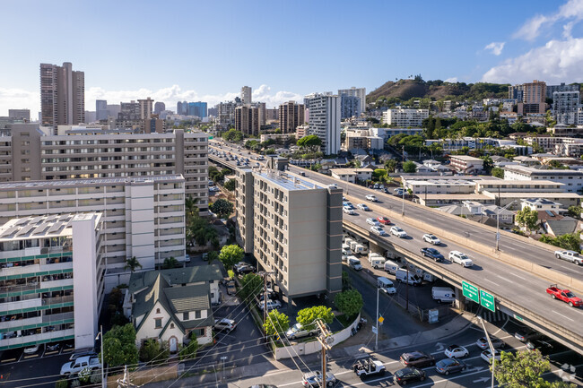 Building Photo - Piikoi Vista