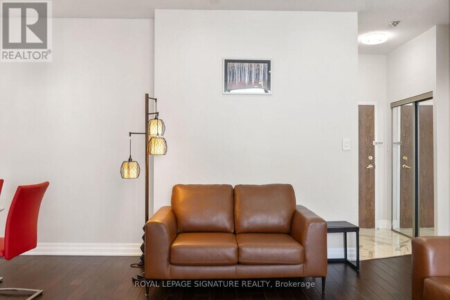 Building Photo - 550 Webb Dr