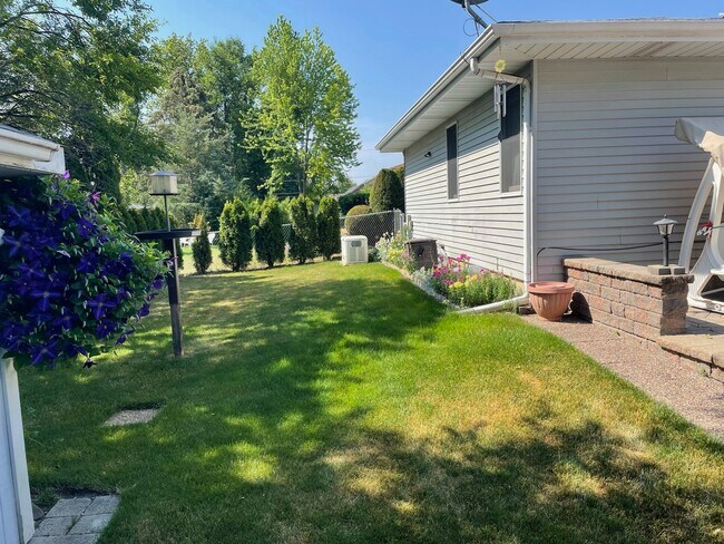 Foto del edificio - 20693 N Eugene Ave