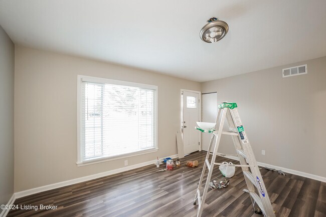 Building Photo - 5400 Chestnutwood Way