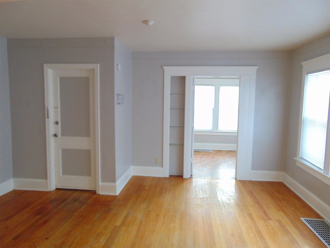 Building Photo - 330 S Quincy St