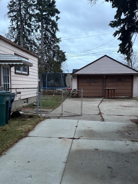 Foto del edificio - 1689 Merrill Ave