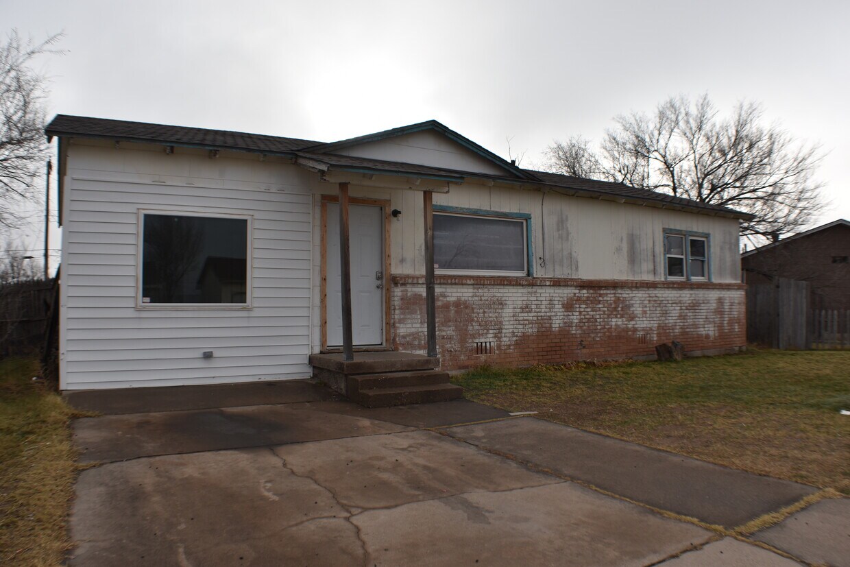 Primary Photo - 2724 Palm St