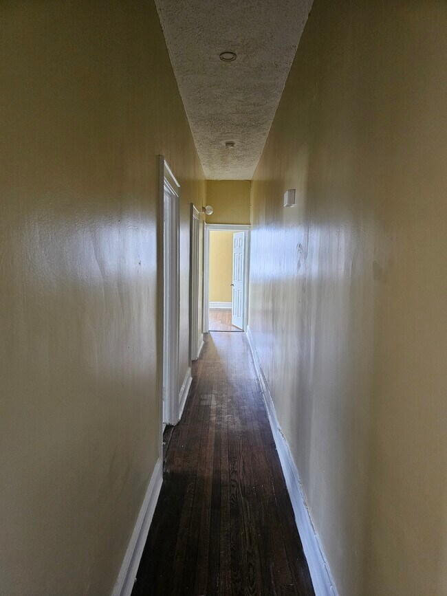 Building Photo - 404 Franklin Ave