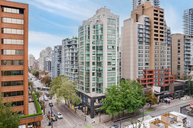 Building Photo - 1200 Hornby Street