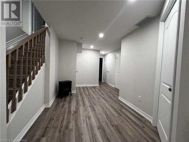 Building Photo - 435 Barker Pkwy