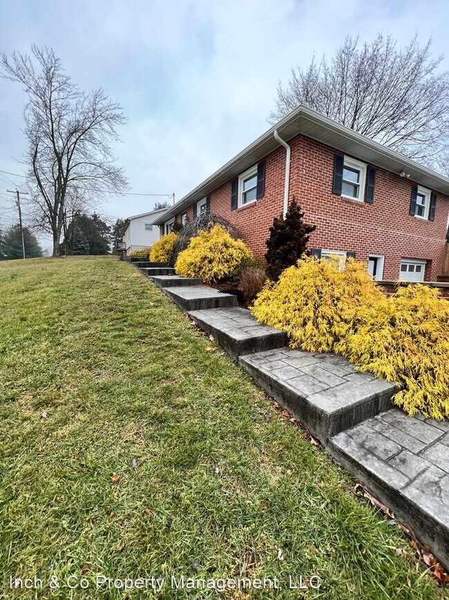 Building Photo - 3 br, 1 bath House - 2301 Derry Rd