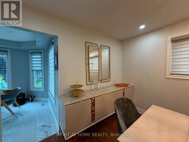 Building Photo - 4203 Colonial Dr