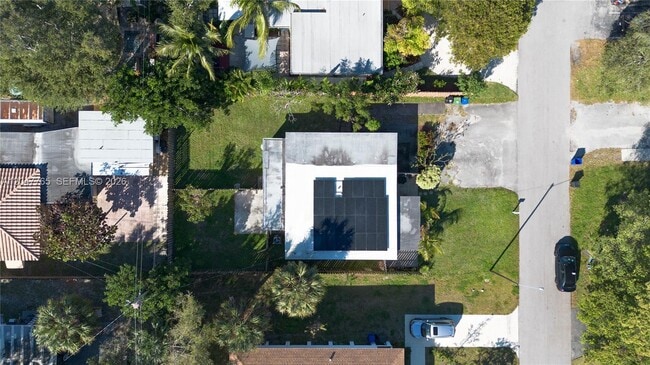 Foto del edificio - 2621 SW 12th Terrace