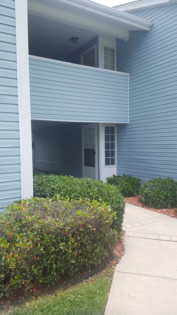Foto del edificio - 1st Floor, 3 Bedroom, 2 Bath, Lakeside Con...
