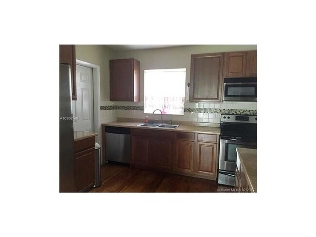 Foto del edificio - 29 NE 98th St