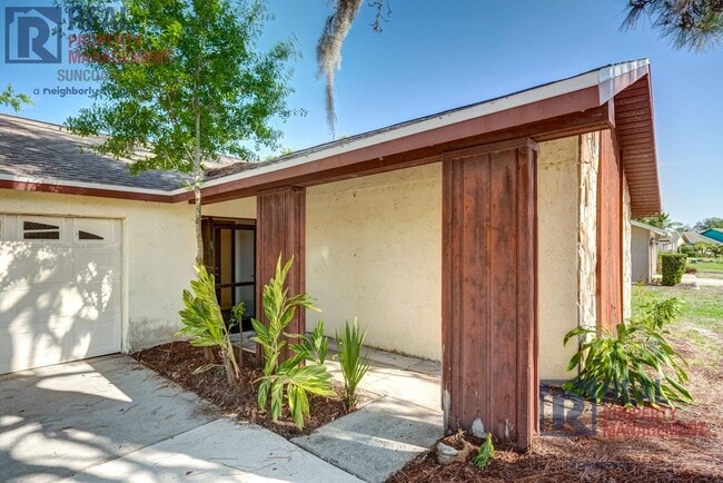 Building Photo - 1370 Palmwood Dr