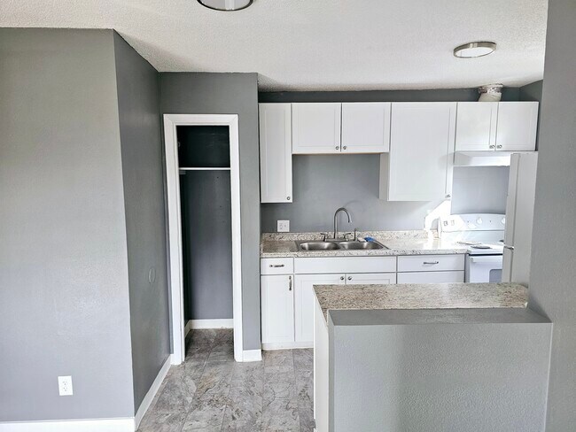 Foto del edificio - 534 N Bliss St