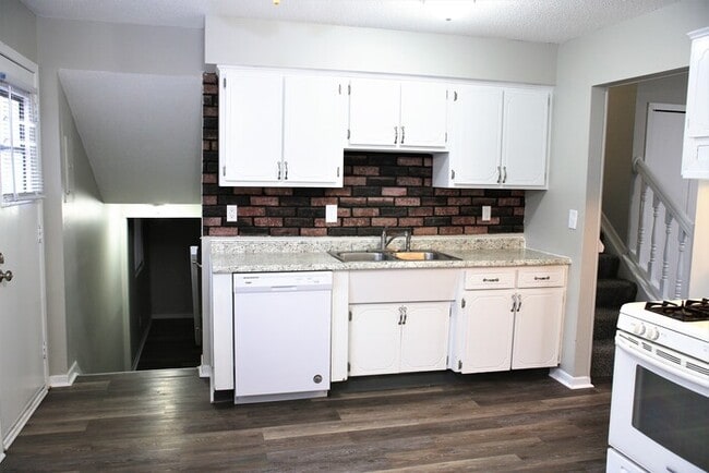 Foto del edificio - 2755 Glenbriar St
