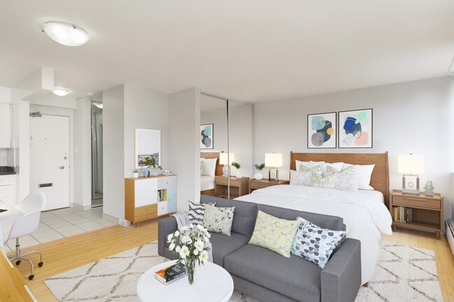 Building Photo - Hollyburn Court