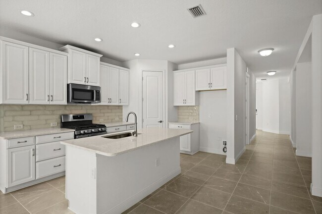 Foto del edificio - 10366 Lake George Ave