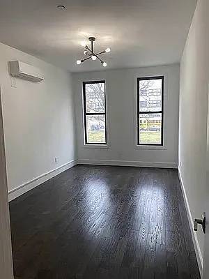 Building Photo - 1114 Halsey St