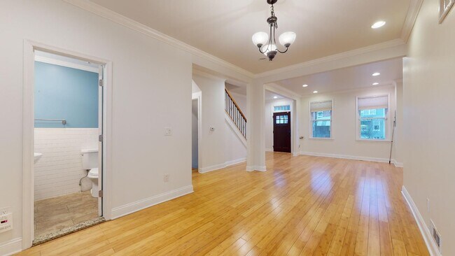 Building Photo - 1420 Morse St NE