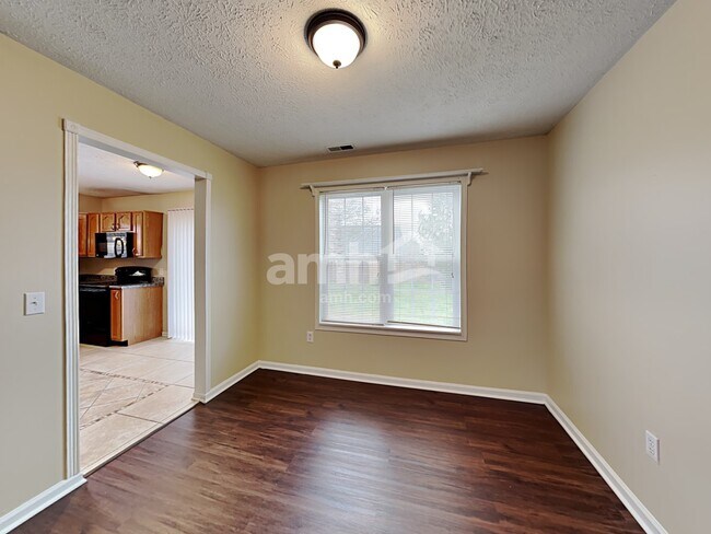 Foto del edificio - 11147 Winterwood Dr