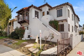 Foto del edificio - 7972 Blackburn Ave