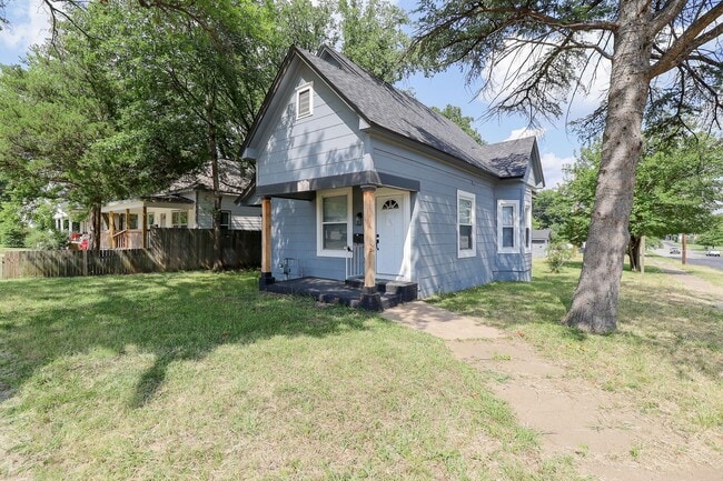 Building Photo - Newly Renovated | 2 Bed | 1 Bath | Bartles...