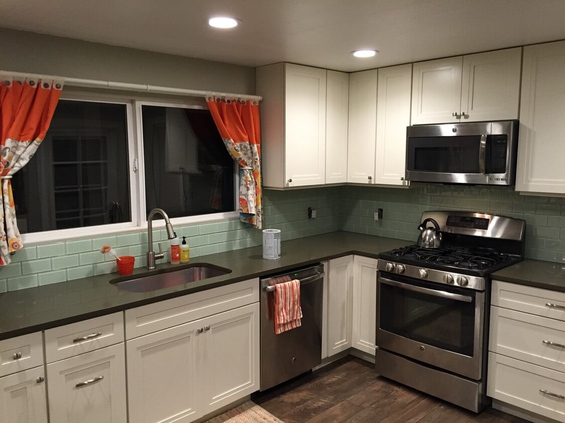 Foto principal - 8609 Warren Dr NW