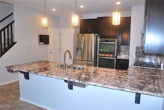 Foto del edificio - 5478 Bristol Grove Ln