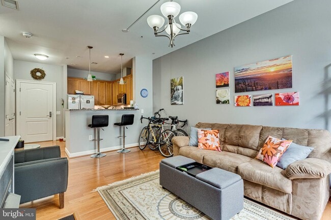 Building Photo - 1000 N Randolph St