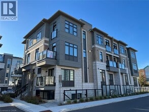Building Photo - 10 Halliford Pl