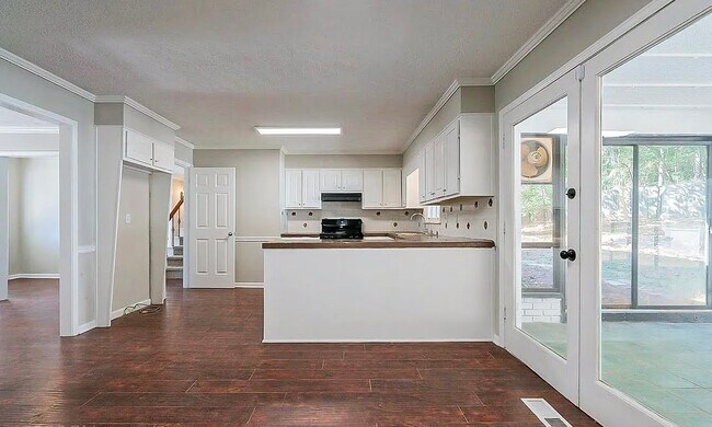 Foto del edificio - 6831 Fairways Dr