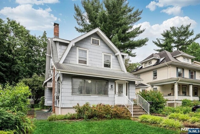 Foto del edificio - 133 Highwood Ave