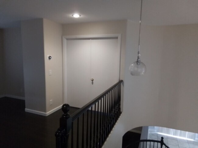 Foto del edificio - Spacious 4-Bed Single-Family Home in Las Vegas with Private Backyard