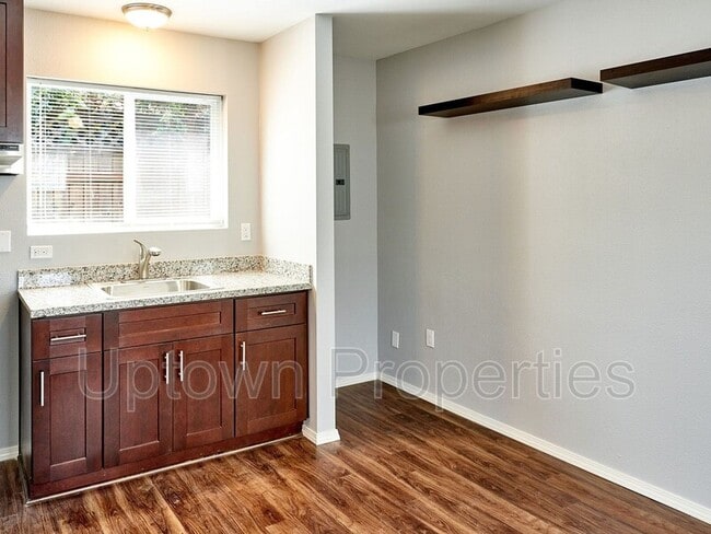 Building Photo - 7230 NE 18th Ave