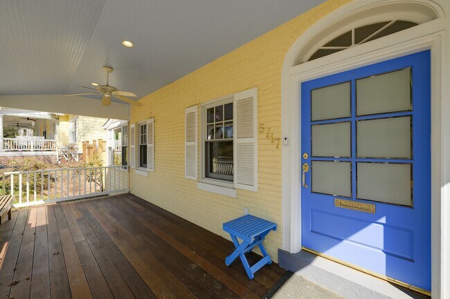 Building Photo - Your Ultimate Sanctuary in Chevy Chase/DC = Classic Charm + Modern Versatility