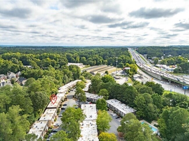 Foto del edificio - 4430 Tilly Mill Rd