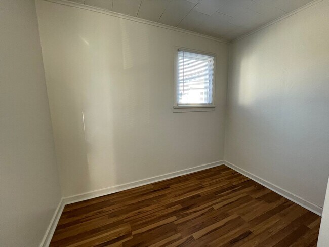 Foto del edificio - 1-Bedroom Apartment Available in Goshen