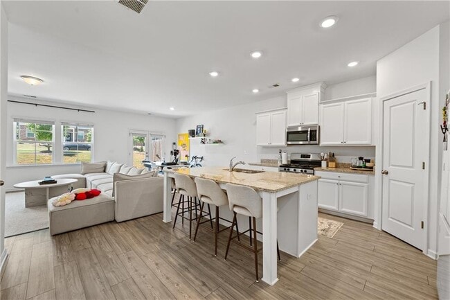 Building Photo - 575 Sausalito Walk