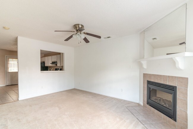 Building Photo - 141 Mesa Ln