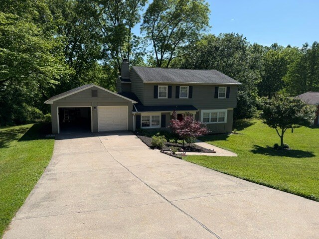 Large Driveway - 6006 Stone Pine Rd