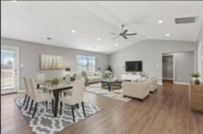 Foto del edificio - 348 Pageant Dr