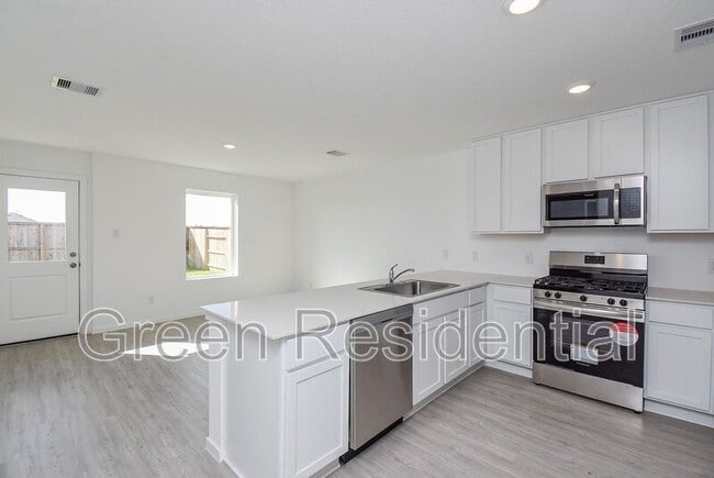 Building Photo - 18719 San Salvo Dr