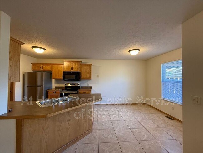 Foto del edificio - 2229 E Hamilton St